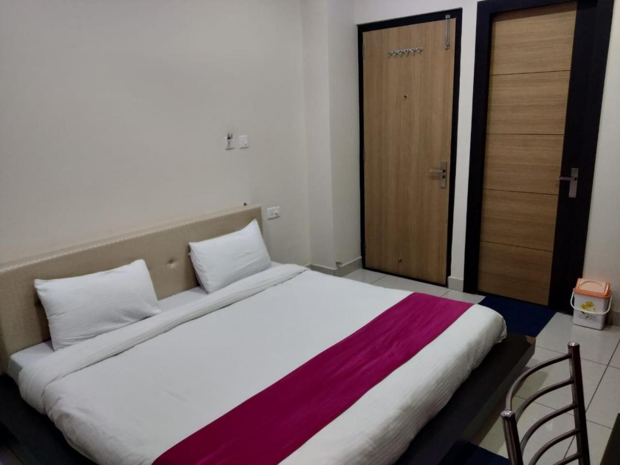 Hotel Reyansh Tanakpur Extérieur photo